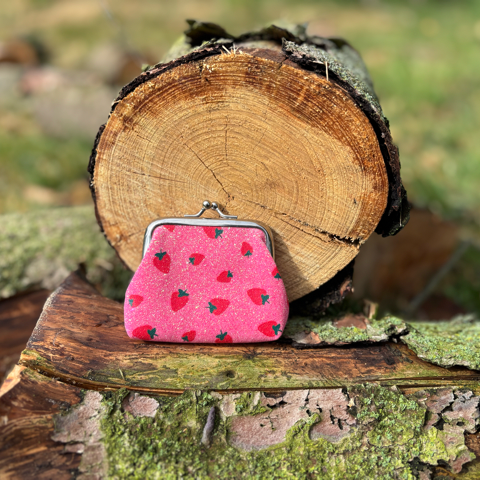 Erdbeer-Täschchen für die Aufbewahrung des Erdbeer-Sommer Schmuck Sets für Kinder
